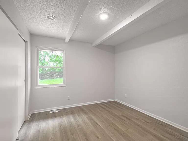 1305 La Chateau Dr — Photo 11