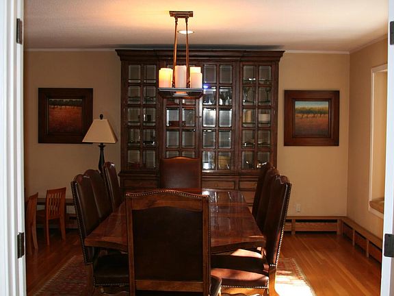 3rd image of 621 14th Green Dr