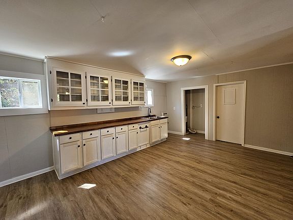 6th image of 20861 Lawrence 2108