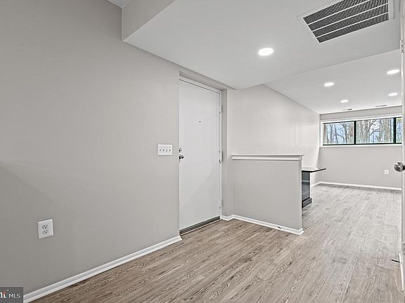 5th image of 6 Winners Cir APT 1B