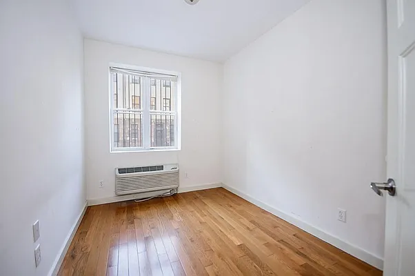 Rented by Level Group | media 3