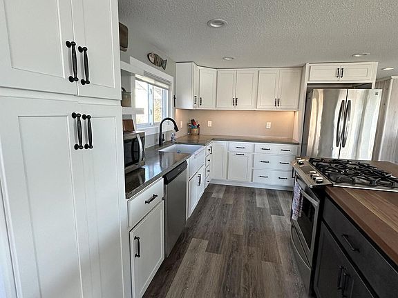 3rd image of 2250 Oakwood Dr