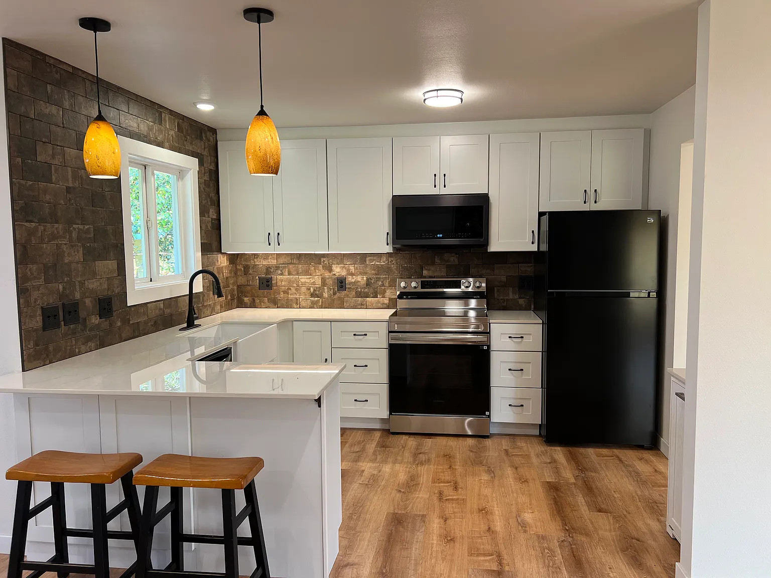 3 bed, 1550 sqft, $3,000 — Photo 4