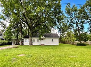 375 Gum Dr, Bridge City, TX 77611