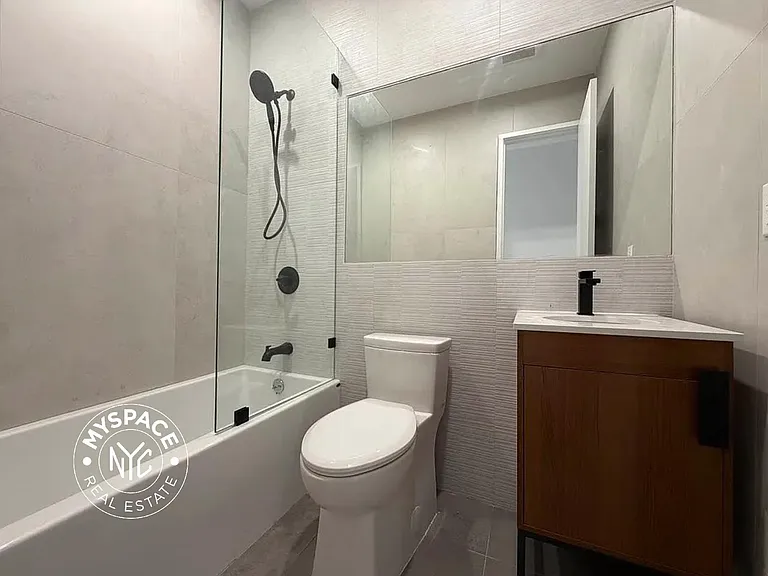 350 Hoyt St #408 — Photo 6
