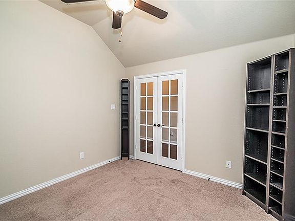 5th image of 11812 Yarmouth Ln
