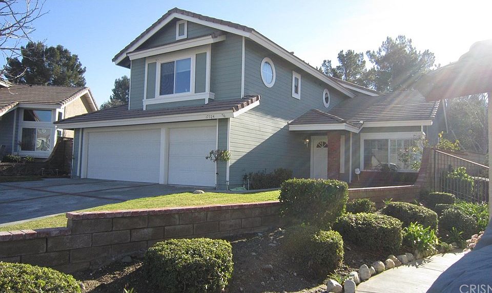 1st image of 17724 Hillsboro Pl