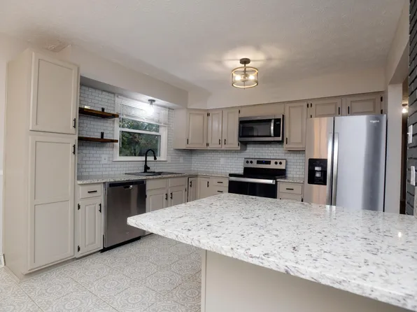 121 Eastern Hills Dr, Richmond, KY 40475