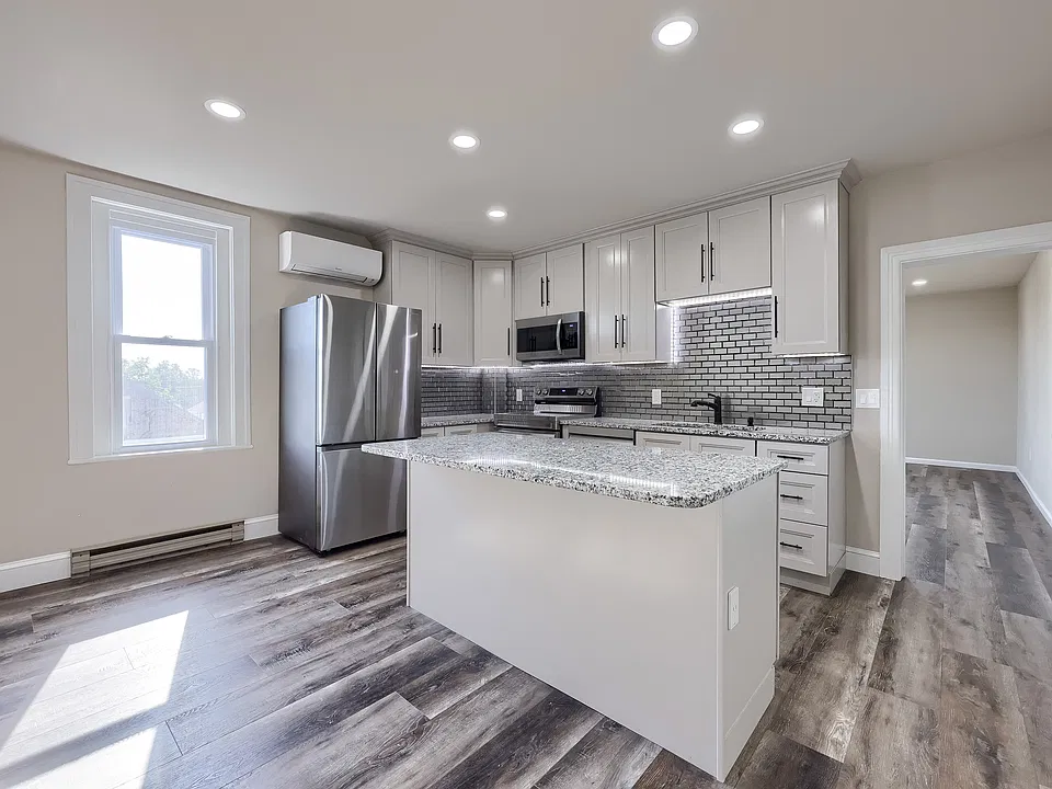 75 E Main St #4