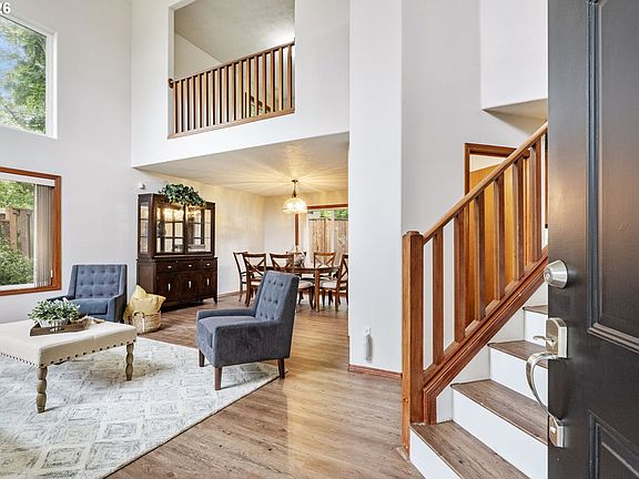4th image of 14812 NE Fremont Ct