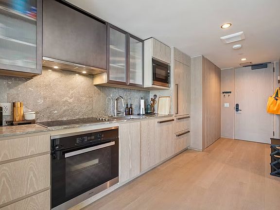 5th image of 1000 Auahi St Unit 1611