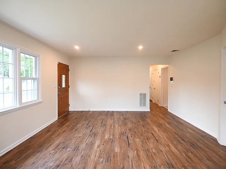 105 Daniel Dr — Photo 7