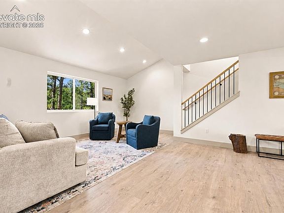 4th image of 11935 Grandin Point