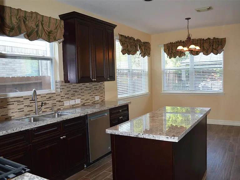 6210 Marble Hollow Ln — Photo 9