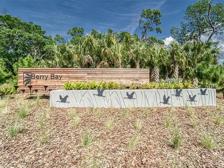 5514 Blue Azure Dr — Photo 2