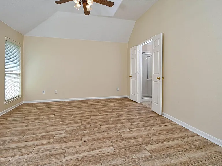 20826 Meadowhill Dr — Photo 20