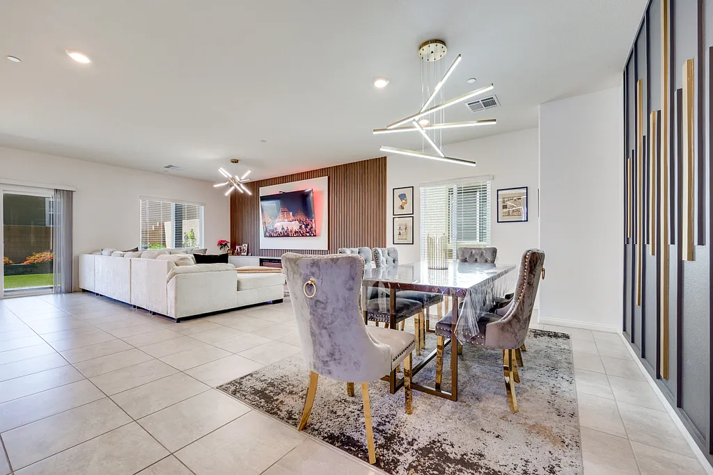 5 bed, 2904 sqft, $3,295 — Photo 4