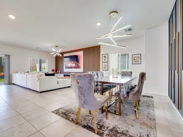 10963 Preston Trails Ave, Las Vegas, NV 89166