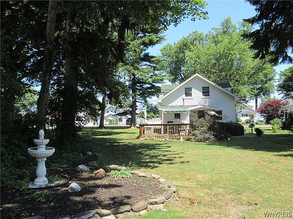 5th image of 443 Lakeside Rd