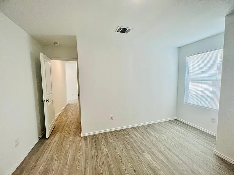 2906 Millican Dr — Photo 25