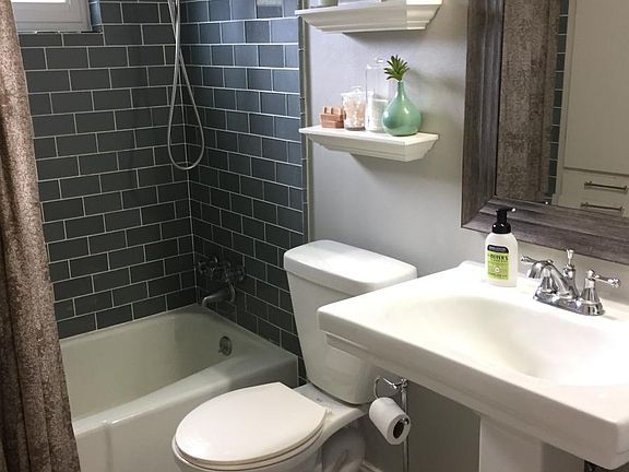 5th image of 1605 Valleyridge Dr #B