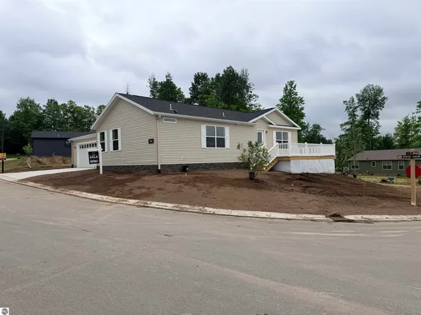 2111 Vista View Dr, Traverse City, MI 49686