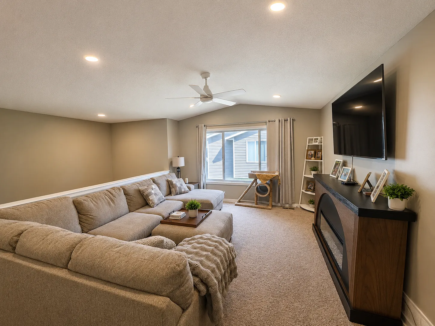 3 bed, 1876 sqft, $2,650 — Photo 3