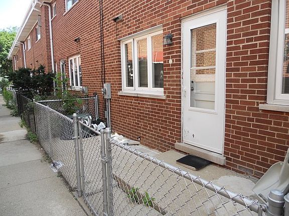 2nd image of 1823 W Hood Ave Unit G