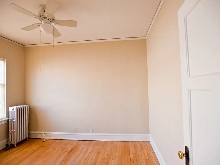 1720 E Newton Apartments — Photo 34