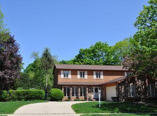 635 N Dryden Ave, Arlington Heights, IL 60004