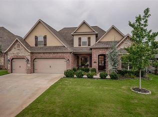 102 SW White Oak Rd, Bentonville, AR 72712