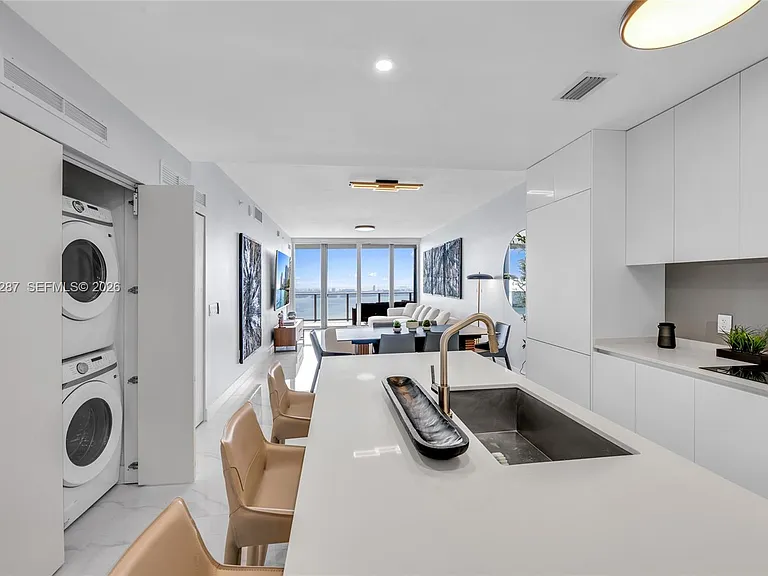 700 NE 24th St #5306 — Photo 3