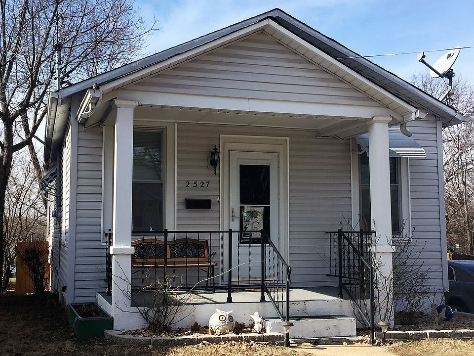 1st image of 2527 Bredell Ave