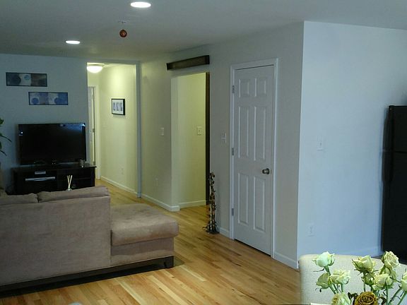 3rd image of 1427 McCulloh St #1A