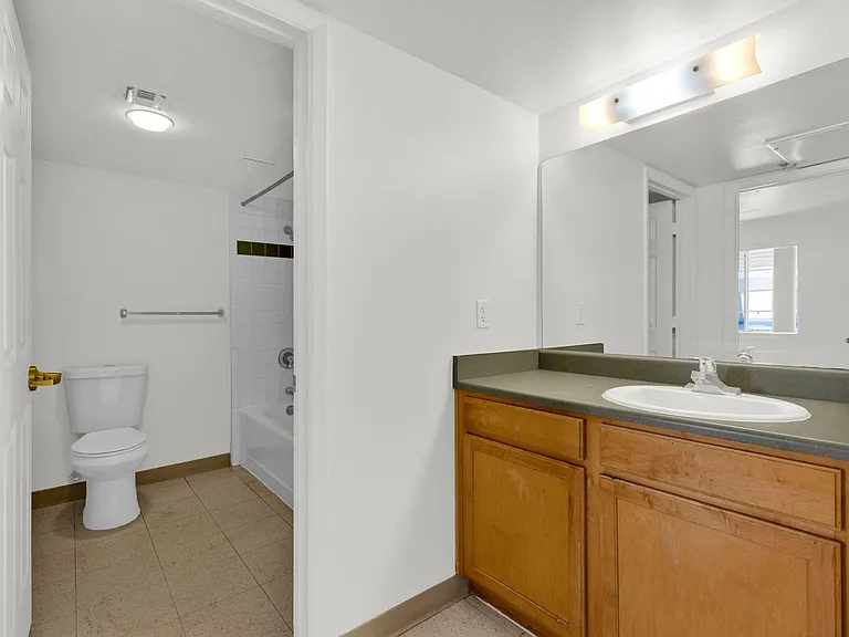 2302 W Colter St — Photo 68