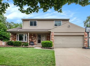 20453 Maplewood St, Riverview, MI 48193