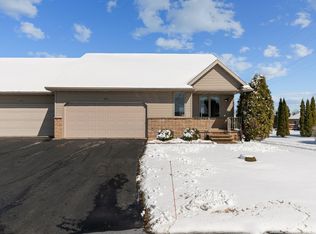 954 Solar Pkwy, Neenah, WI 54956