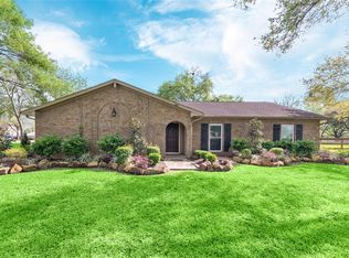 6414 Kelly Dr, Pearland, TX 77581