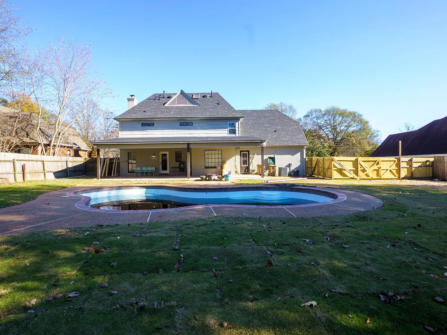 6 bed, 3200 sqft, $14,950 — Photo 3