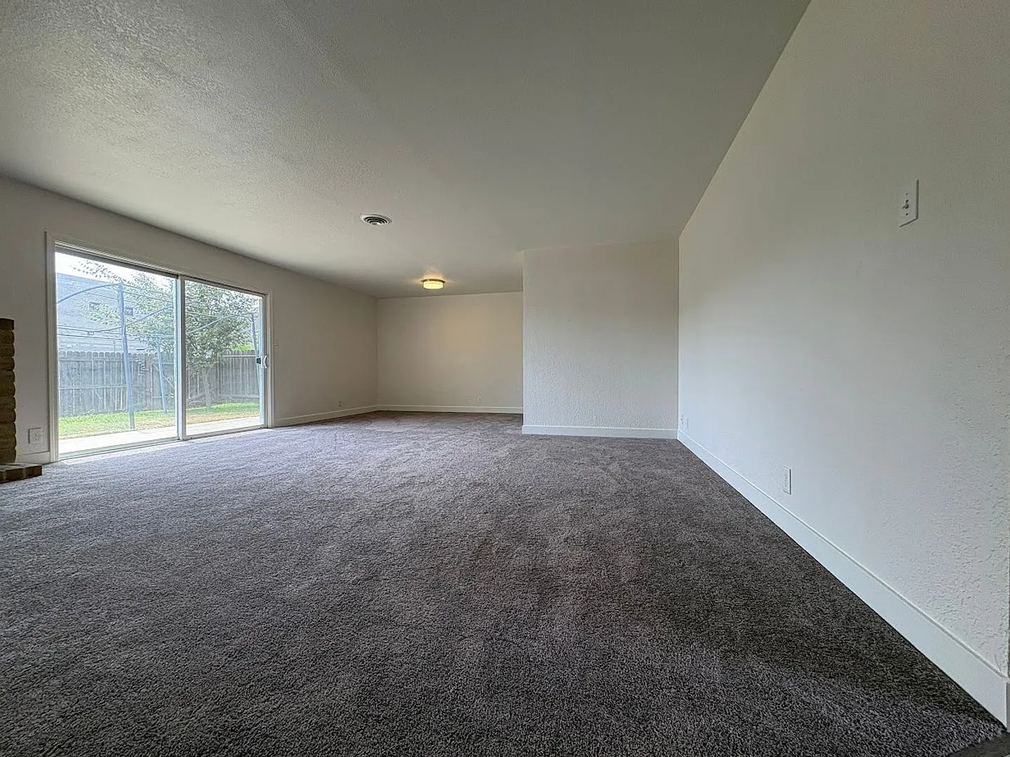 3 Bedroom, 2 Bathroom Galt Home — Photo 3
