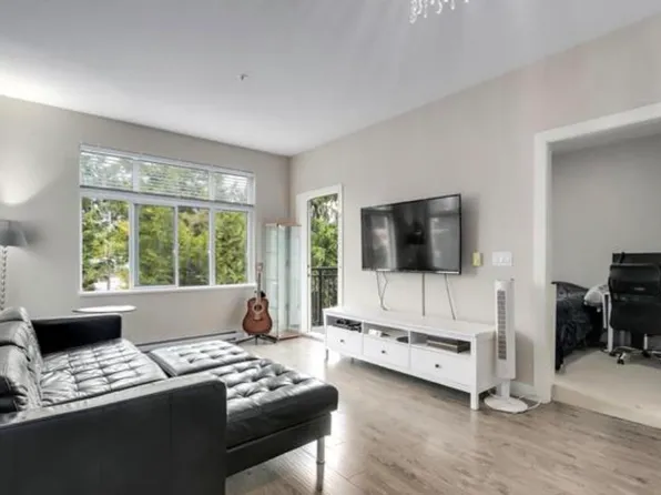 963 Charland Ave #2308, Coquitlam, BC V3K 0E2