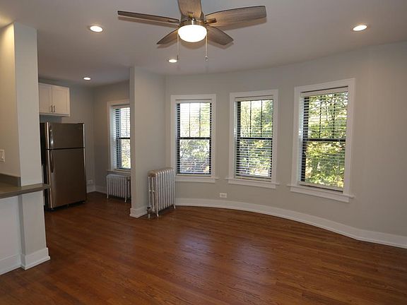 3rd image of 1940 W Wilson Ave #2VI