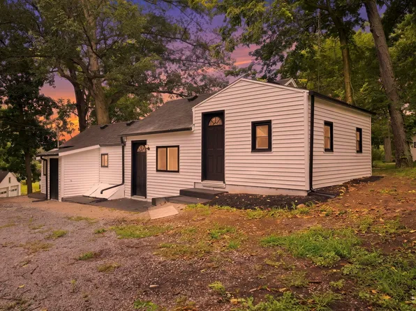 3240 W Shoreline Dr, Columbia City, IN 46725