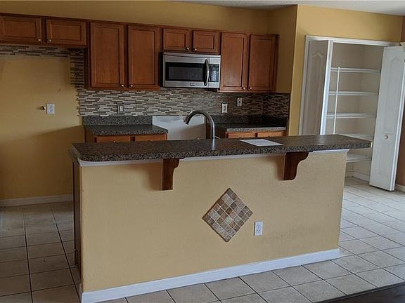 2nd image of 2032 Portcastle Cir #4