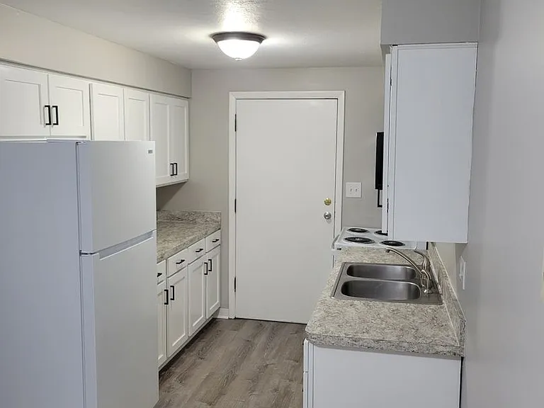 148 Orchard Ct — Photo 3