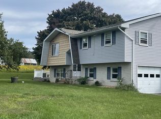 1002 Weir Lake Rd, Brodheadsville, PA 18322