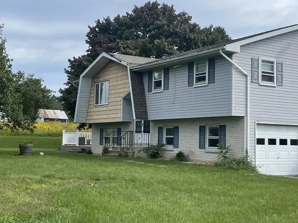 1002 Weir Lake Rd, Brodheadsville, PA 18322