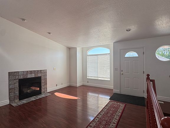 4th image of 3720 S Hampshire Cir