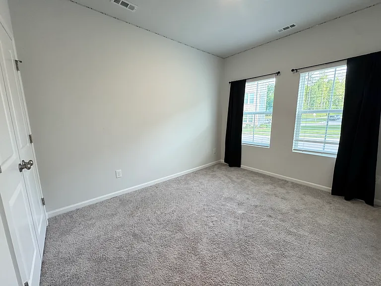 344 Chesapeake Commons St — Photo 12