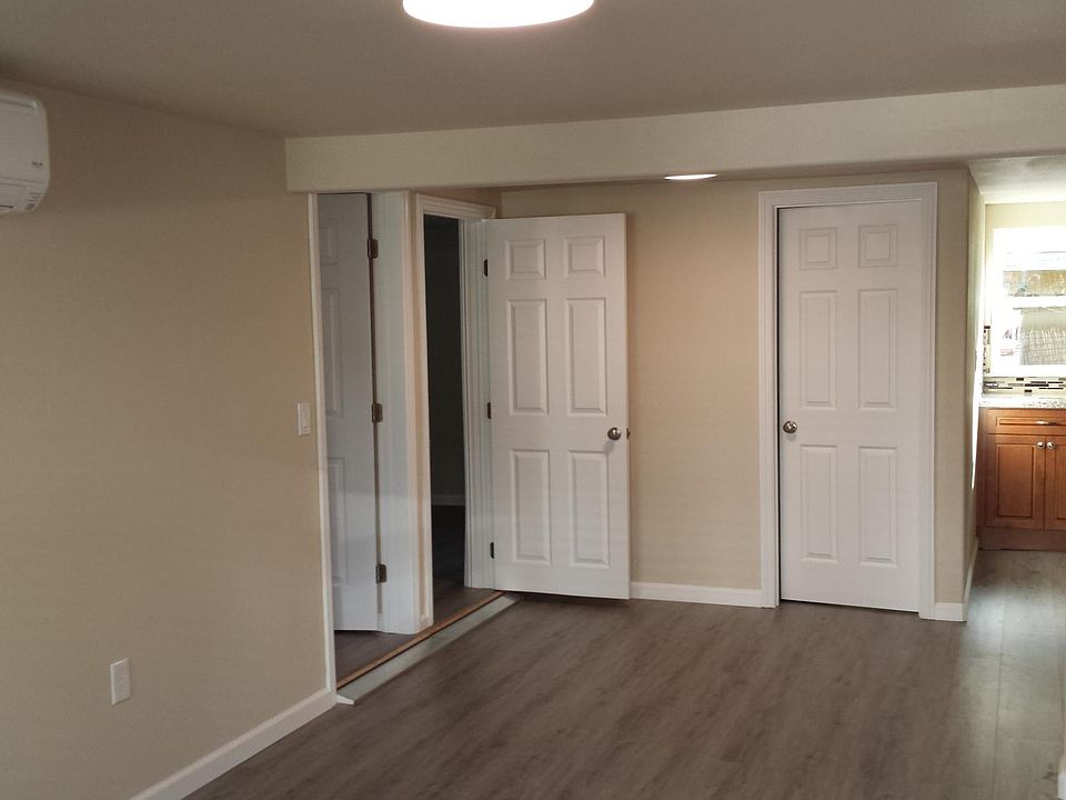 1st image of 189 College Way #C